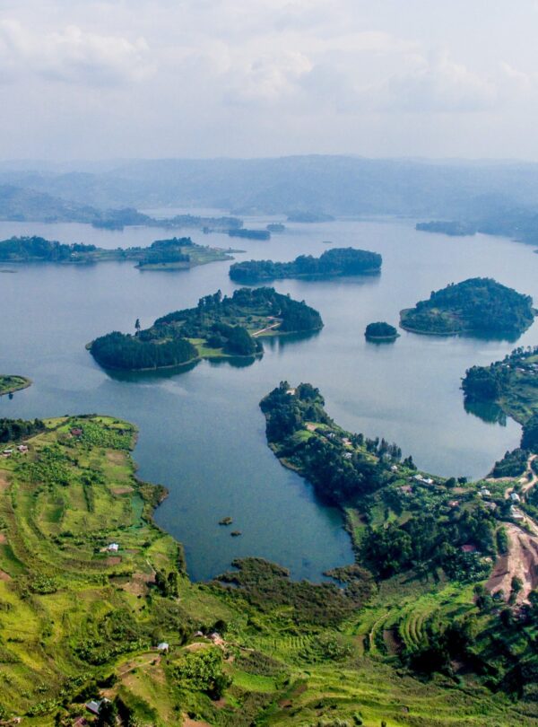 LAKE-BUNYONYI-scaled