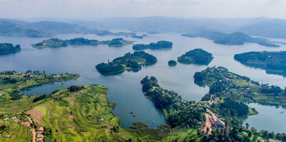 LAKE-BUNYONYI-scaled