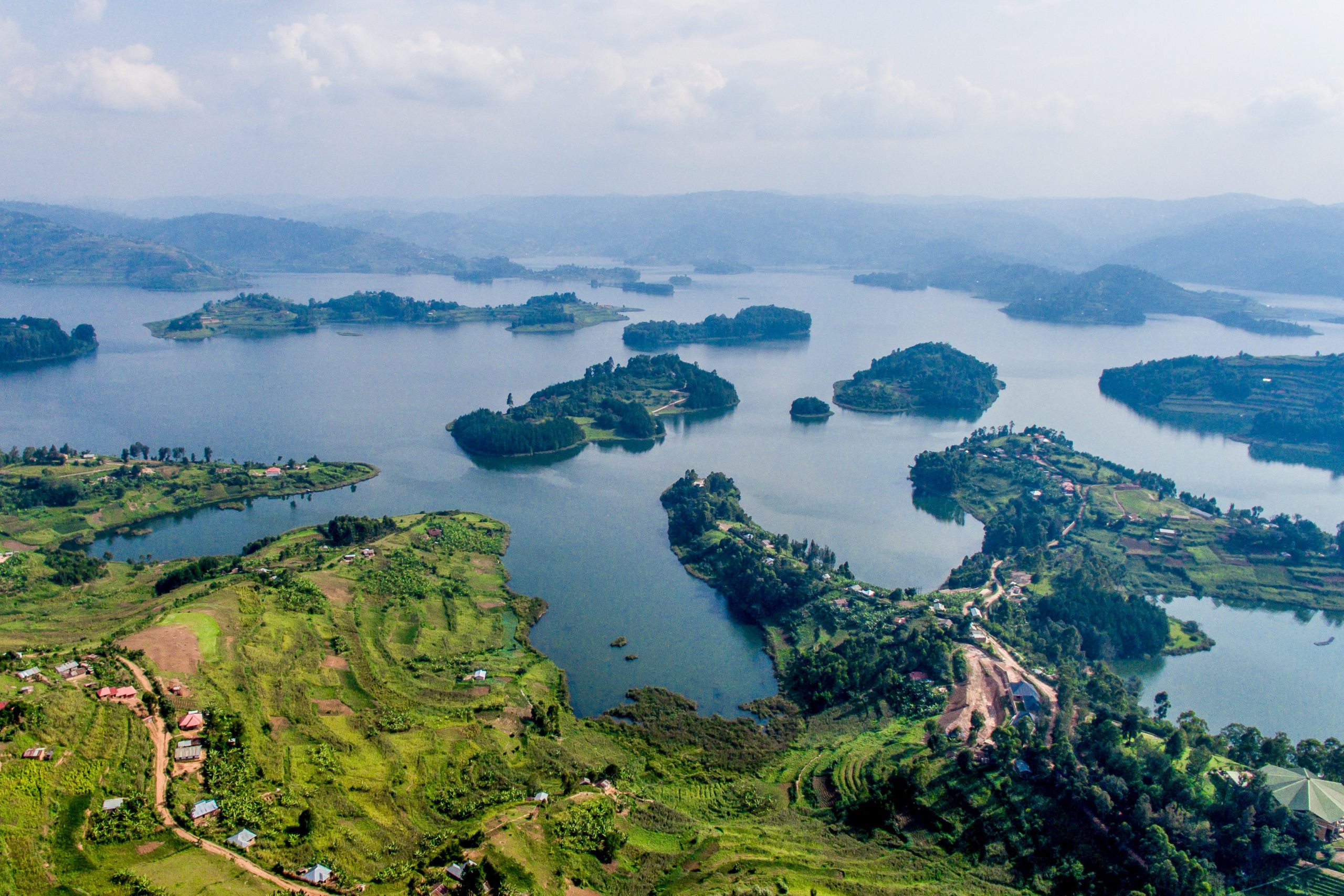 LAKE-BUNYONYI-scaled